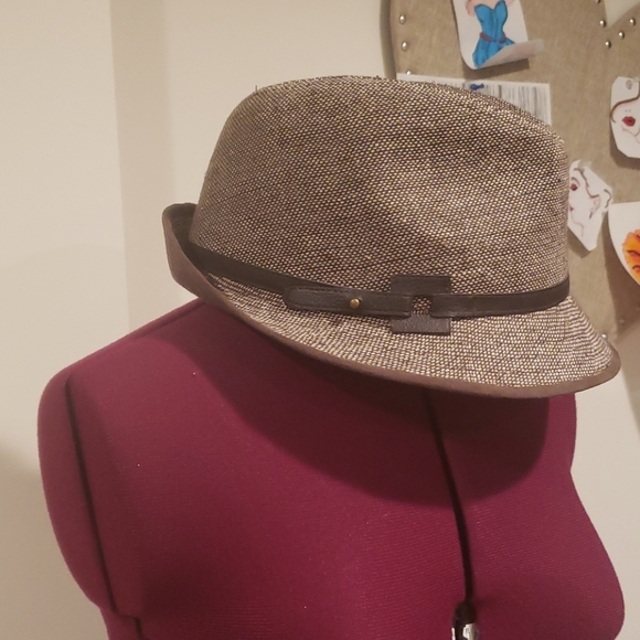 Fedora - Picture 3 of 3
